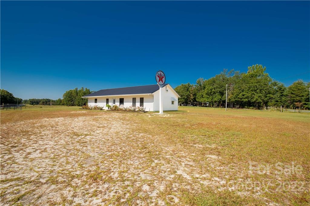 7984 Taxahaw Road Kershaw, SC 29067 - Photo 2 of 21 Gallery Image 2