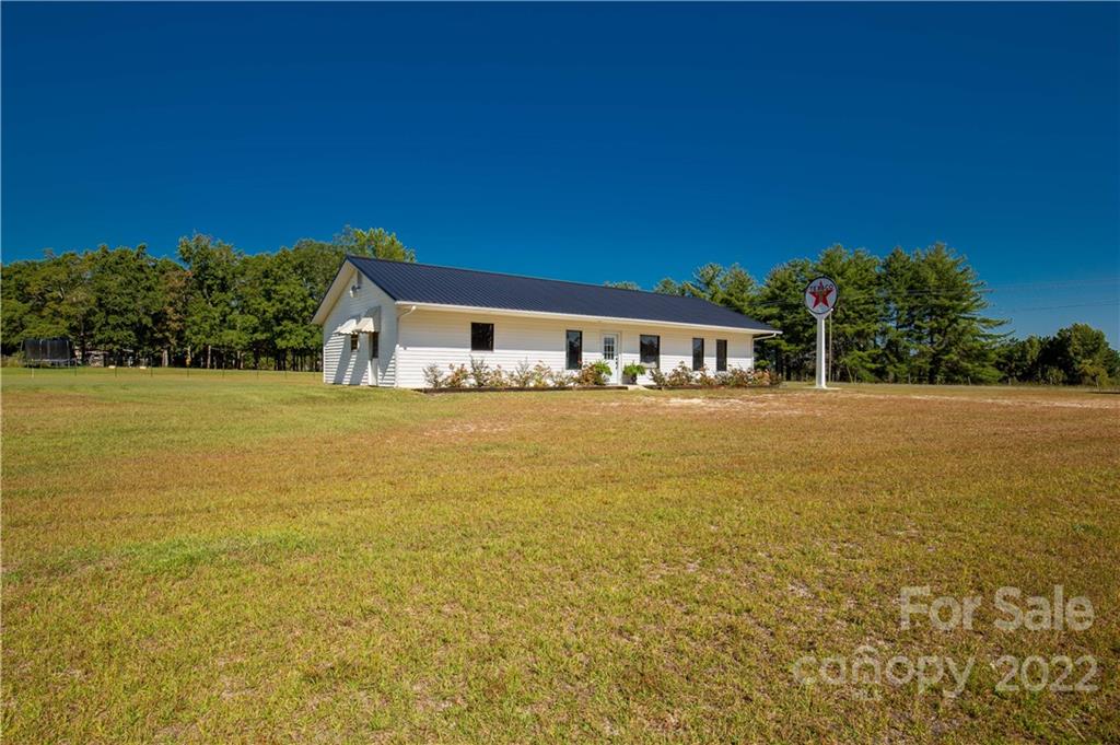 7984 Taxahaw Road Kershaw, SC 29067 - Photo 4 of 21 Gallery Image 4