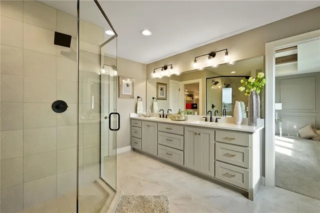 $829,950 | 205 Northwest Lovins, Lee's Summit, MO 64081