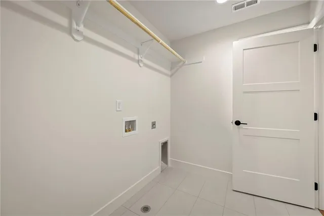 $829,950 | 205 Northwest Lovins, Lee's Summit, MO 64081