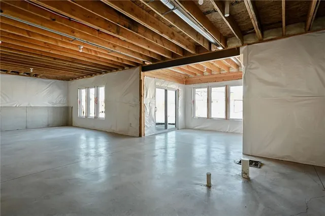 $829,950 | 205 Northwest Lovins, Lee's Summit, MO 64081