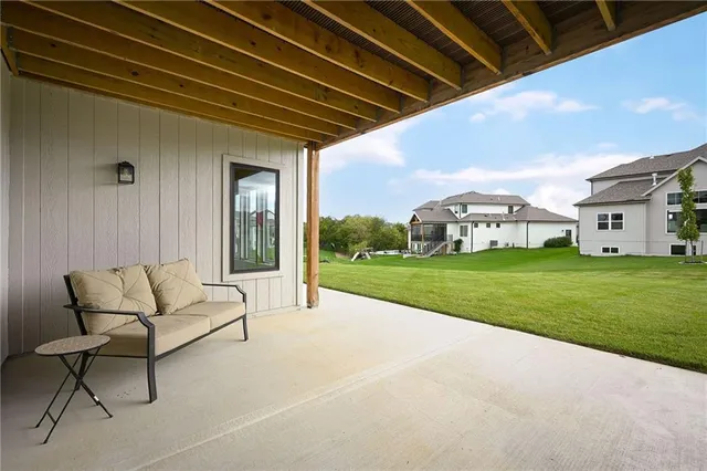 $829,950 | 205 Northwest Lovins, Lee's Summit, MO 64081