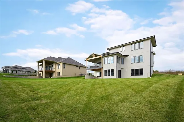 $829,950 | 205 Northwest Lovins, Lee's Summit, MO 64081