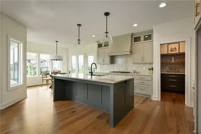 $829,950 | 205 Northwest Lovins, Lee's Summit, MO 64081