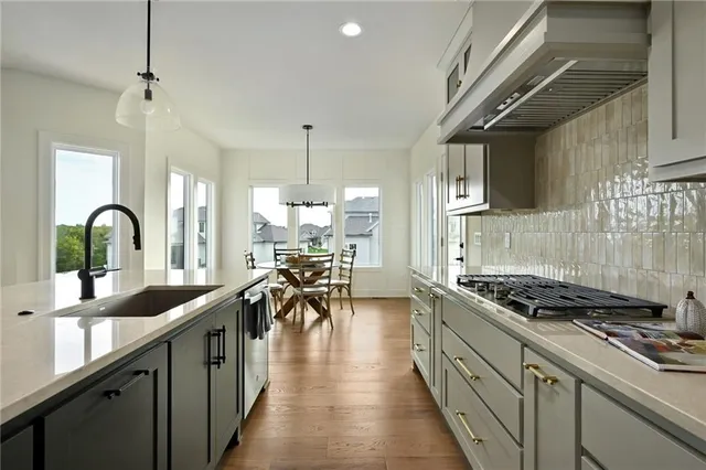 $829,950 | 205 Northwest Lovins, Lee's Summit, MO 64081