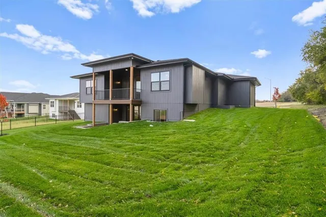 $716,900 | 2234 Southwest Heartland Court, Lee's Summit, MO 64082