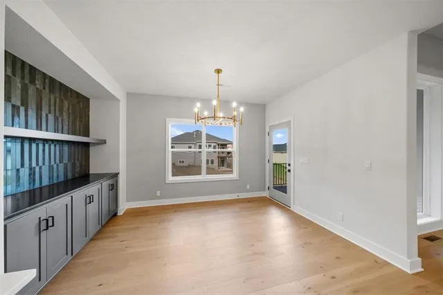 $716,900 | 2234 Southwest Heartland Court, Lee's Summit, MO 64082