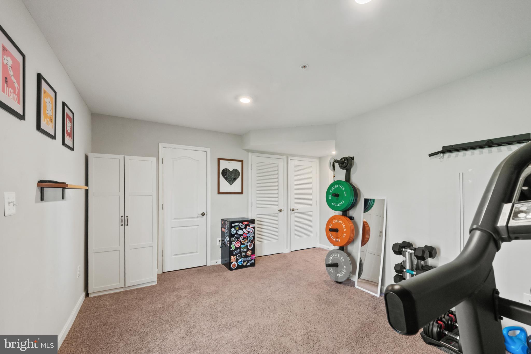 61 Grant Street Taneytown, MD 21787 - Photo 6 of 34 a view of an entryway with workspace