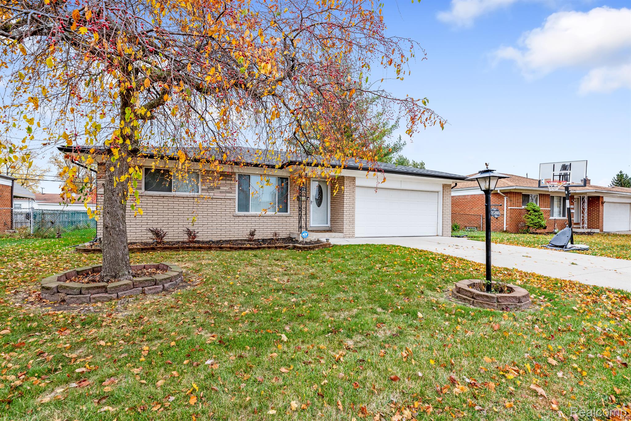 25208 Rubin Road Warren, MI 48089 - Photo 2 of 27