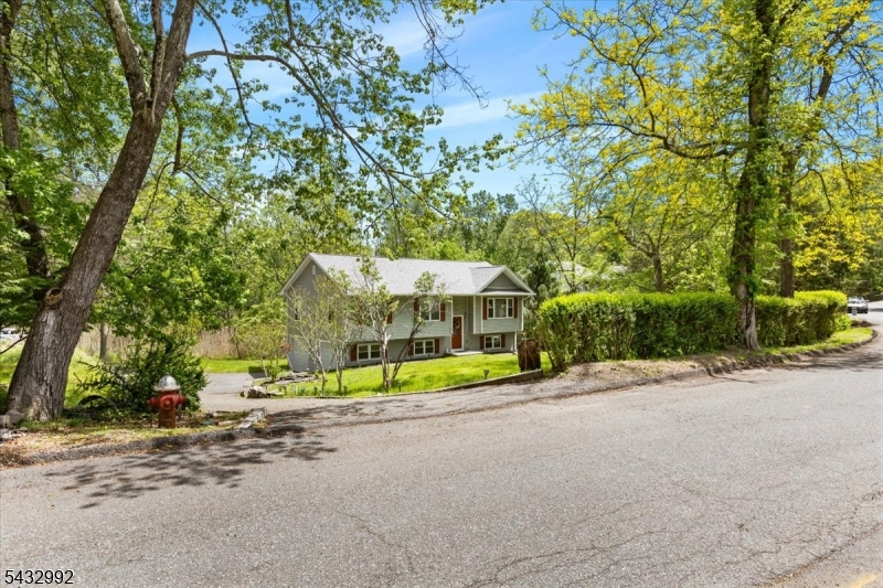 47 Winding Way Andover, NJ 07821 - Photo 1 of 42