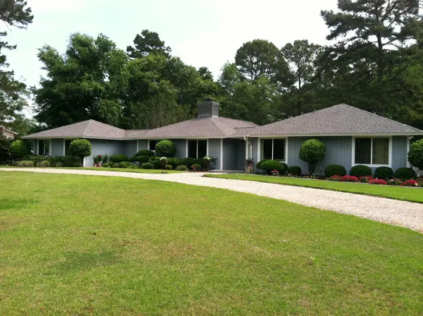 $2,975 | 2537 Stonegate Drive, Tallahassee, FL 32308