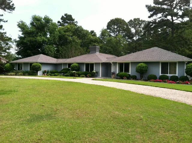 $2,975 | 2537 Stonegate Drive, Tallahassee, FL 32308