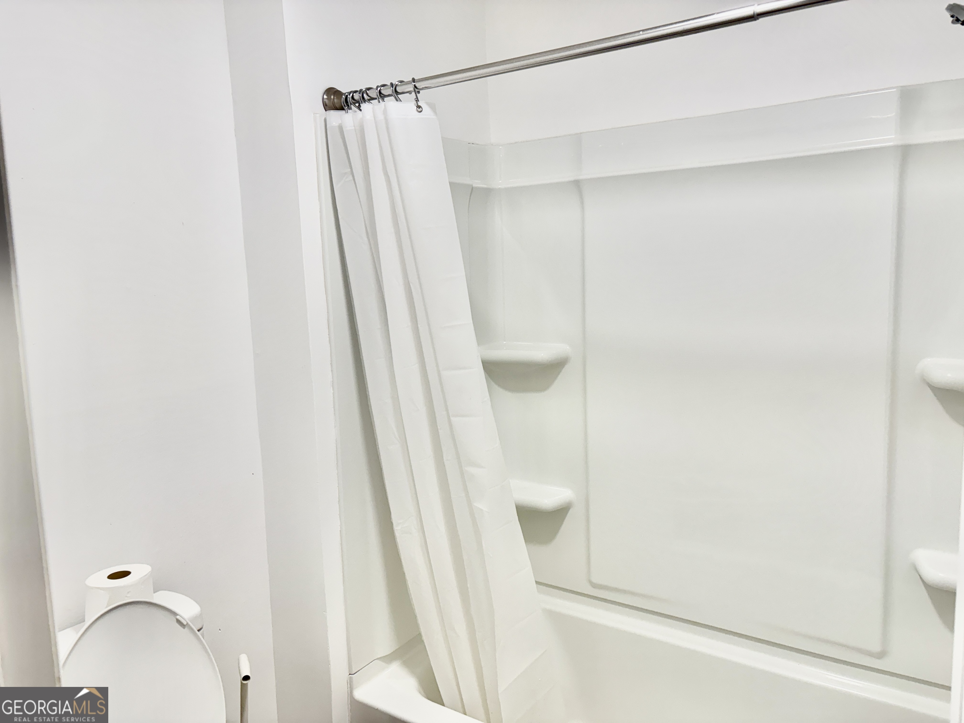 9 Argon Drive Northwest Rome, GA 30165 - Photo 10 of 14 a bathroom with a shower