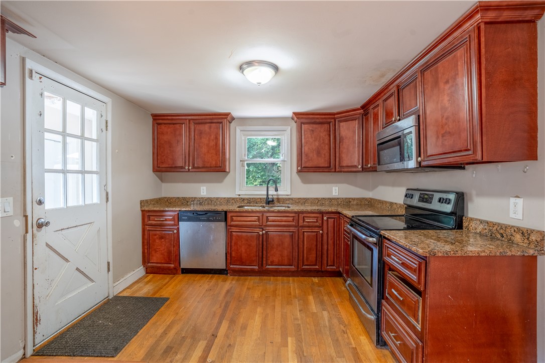 25 Patton Street Coventry, RI 02816 - Photo 3 of 27 Gallery Image 3
