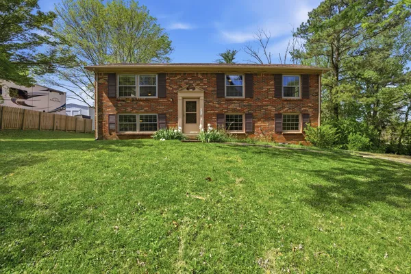 $299,999 | 1286 Slayden Circle, Clarksville, TN 37040