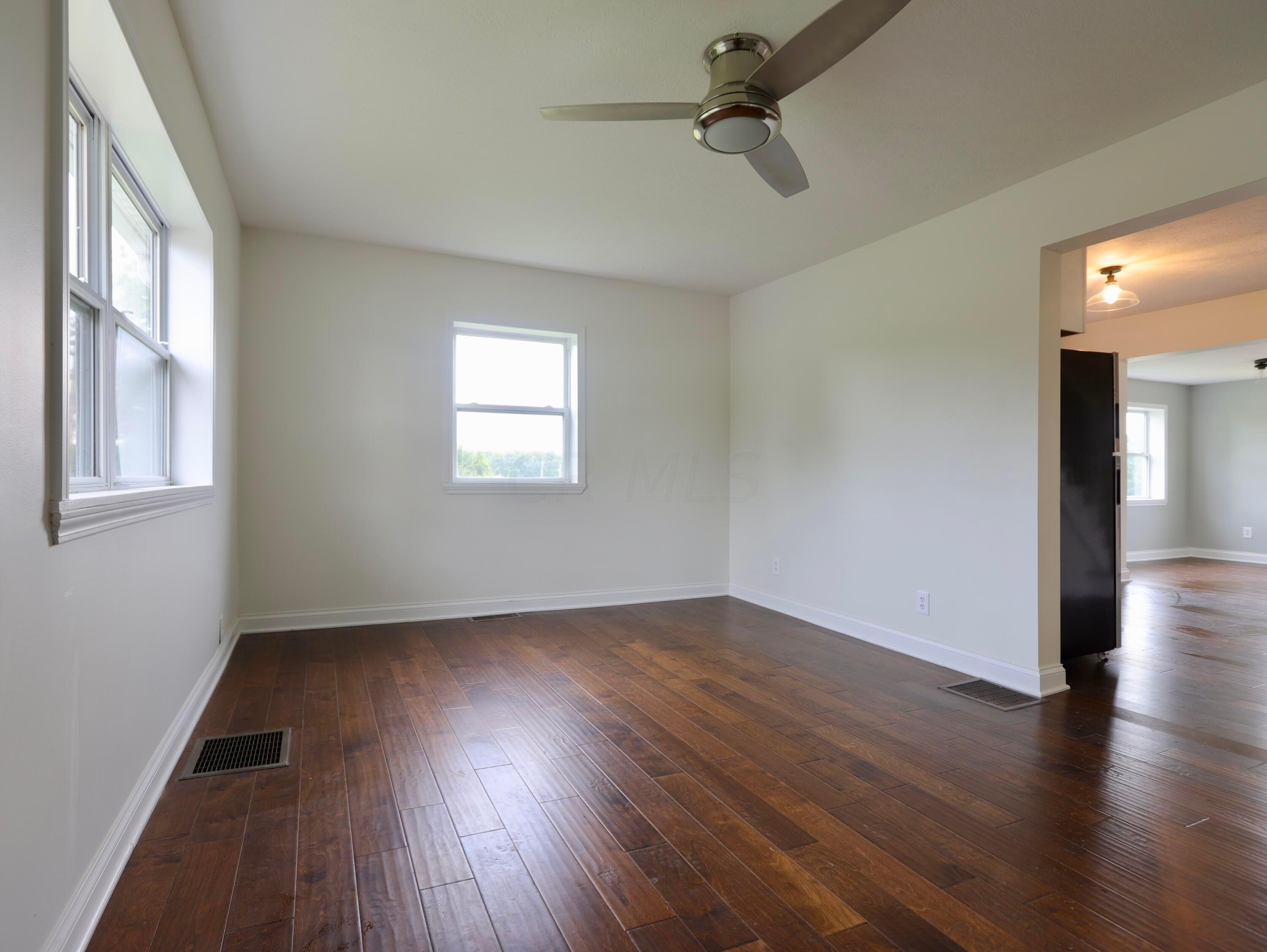 1414 Dixon Run Road Jackson, OH 45640 - Photo 4 of 13 4. living room