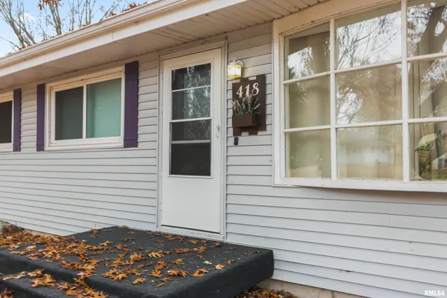 $210,000 | 418 Standish Drive, Bloomington, IL 61704