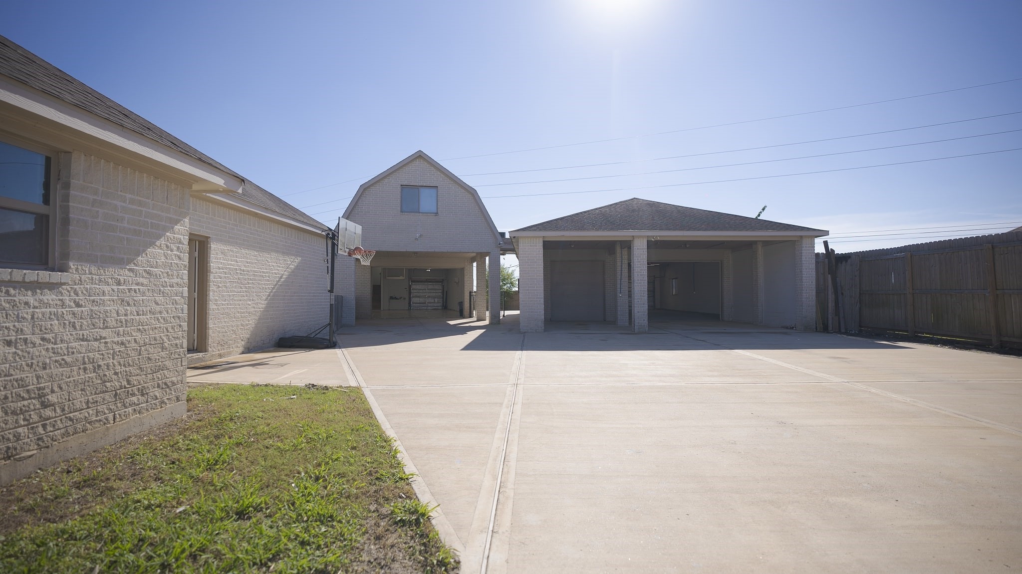 38 Palmero Way Manvel, TX 77578 - Photo 14 of 39 a front view of a house with a yard and garage