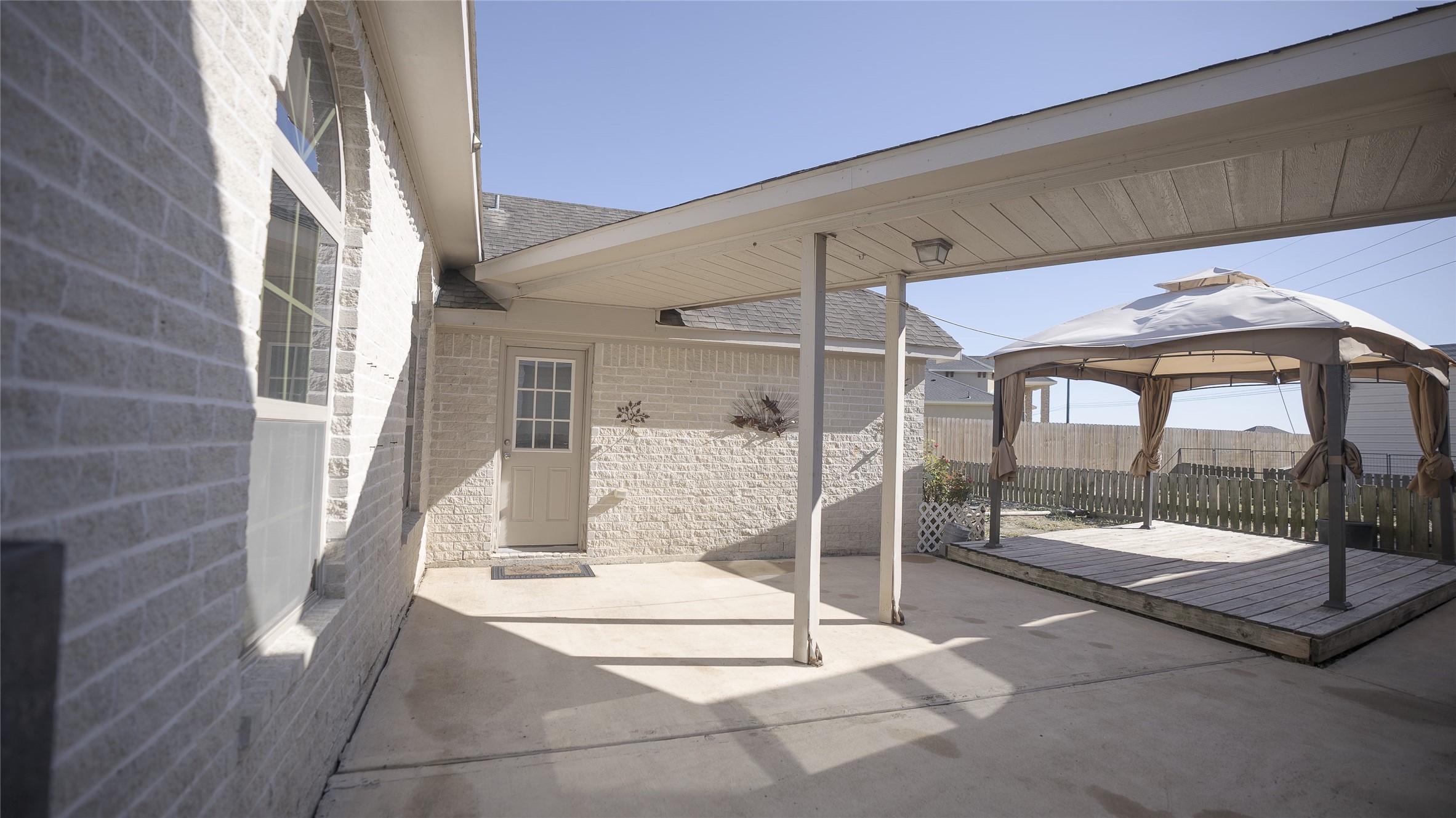 38 Palmero Way Manvel, TX 77578 - Photo 17 of 39 a outdoor space with balcony