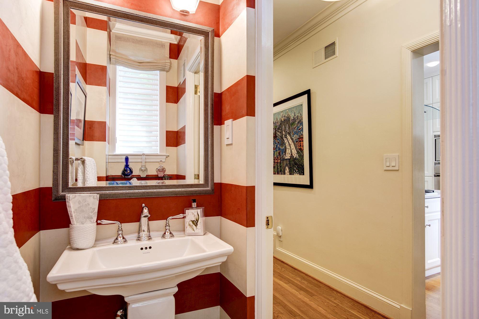 3323 Reservoir Road Northwest Washington, DC 20007 - Photo 17 of 37 Powder Room