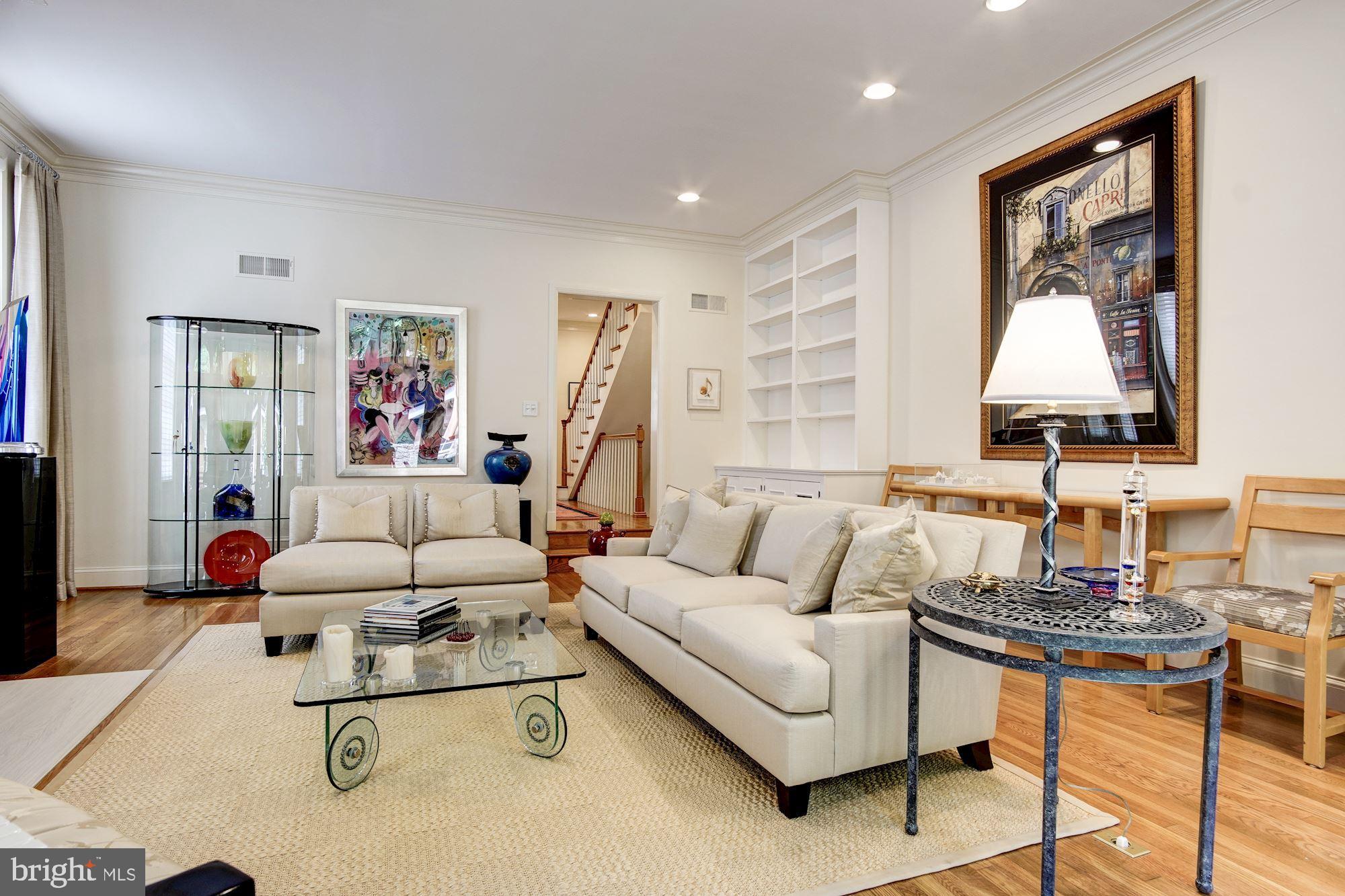 3323 Reservoir Road Northwest Washington, DC 20007 - Photo 8 of 37 Living Room