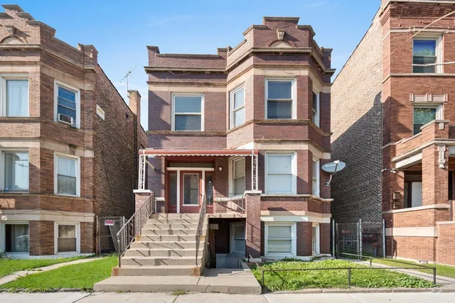 $1,650 | 4116 West Cermak Road, Unit 2, Chicago, IL 60623
