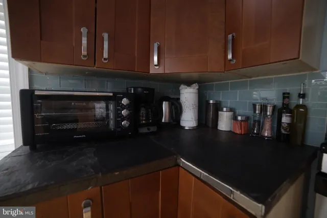 $3,500 | 908 New Market Street, Philadelphia, PA 19123