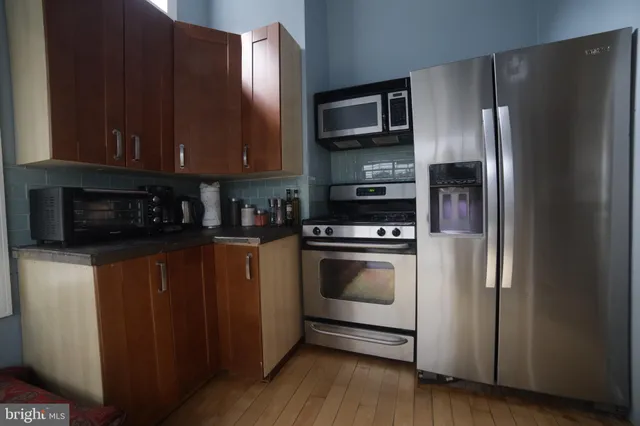 $3,500 | 908 New Market Street, Philadelphia, PA 19123