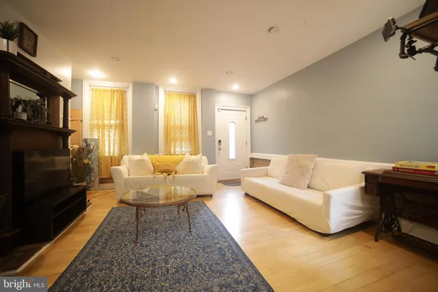 $3,500 | 908 New Market Street, Philadelphia, PA 19123