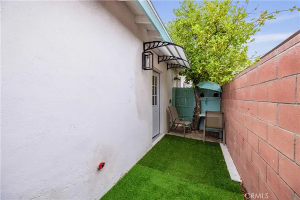 $1,249,000 | 9224 Gothic Avenue, North Hills, CA 91343