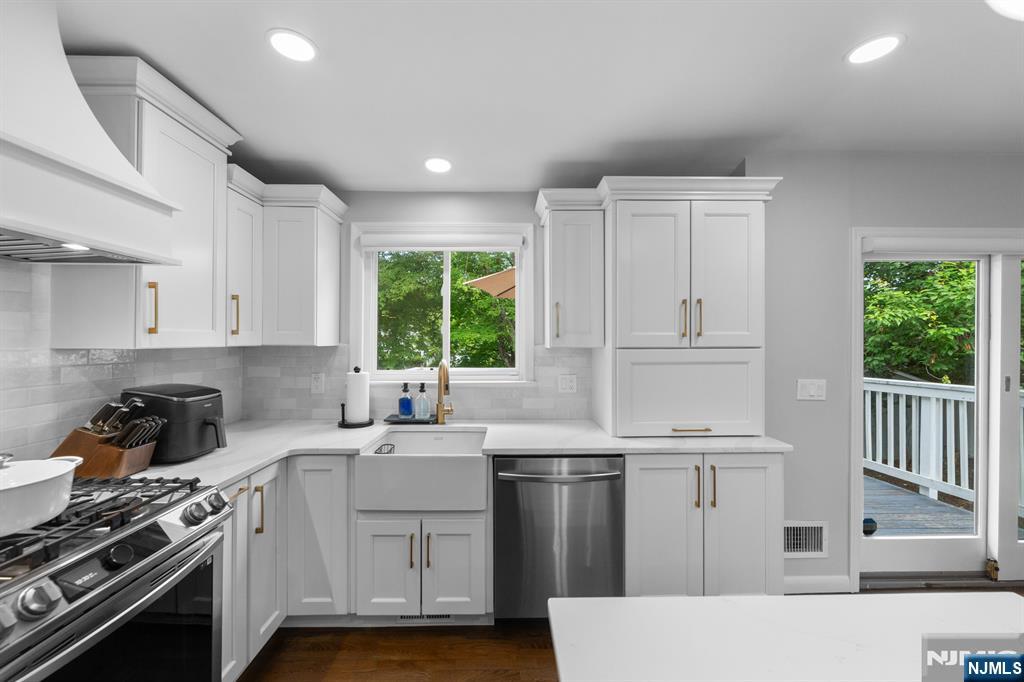 34 North Middletown Road Montvale, NJ 07645 - Photo 16 of 42