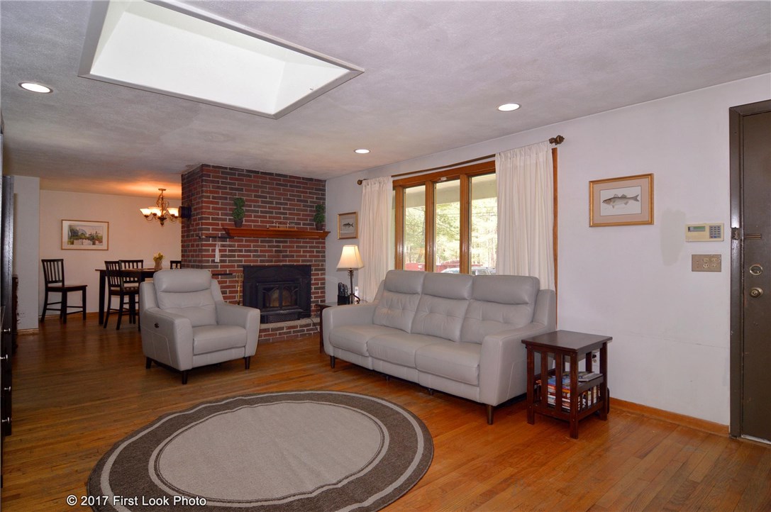355 Town Farm Road Coventry, RI 02816 - Photo 4 of 27