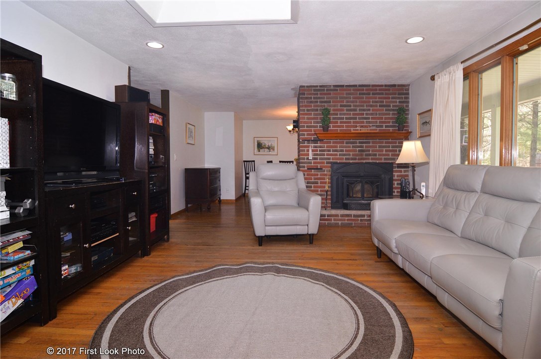 355 Town Farm Road Coventry, RI 02816 - Photo 5 of 27