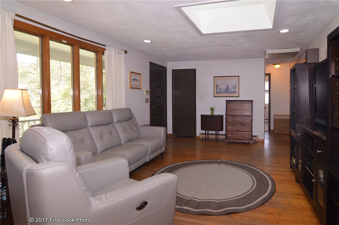 355 Town Farm Road Coventry, RI 02816 - Photo 6 of 27