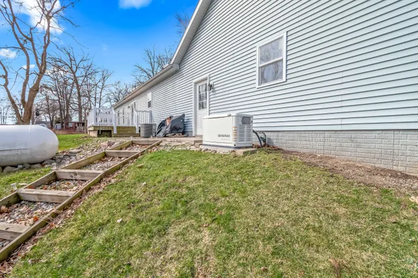 $374,900 | 6877 Rowley Drive, Osseo, MI 49266