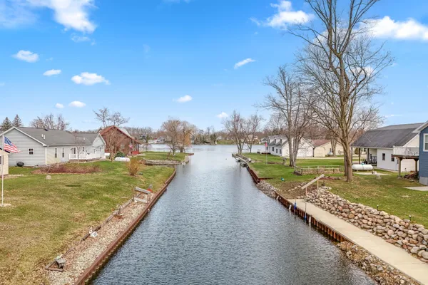 $374,900 | 6877 Rowley Drive, Osseo, MI 49266