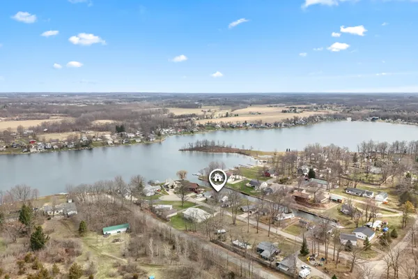 $374,900 | 6877 Rowley Drive, Osseo, MI 49266