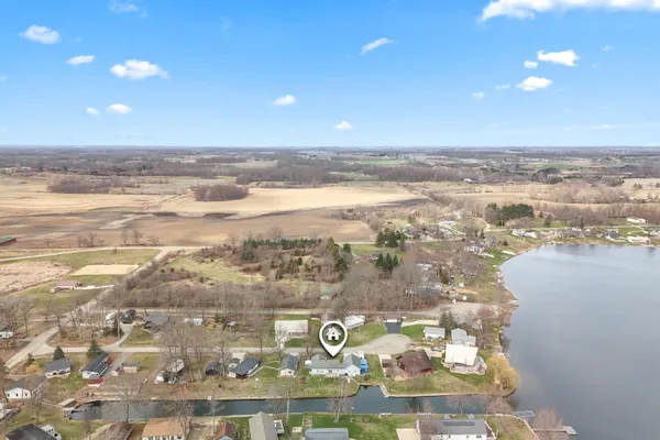 $374,900 | 6877 Rowley Drive, Osseo, MI 49266