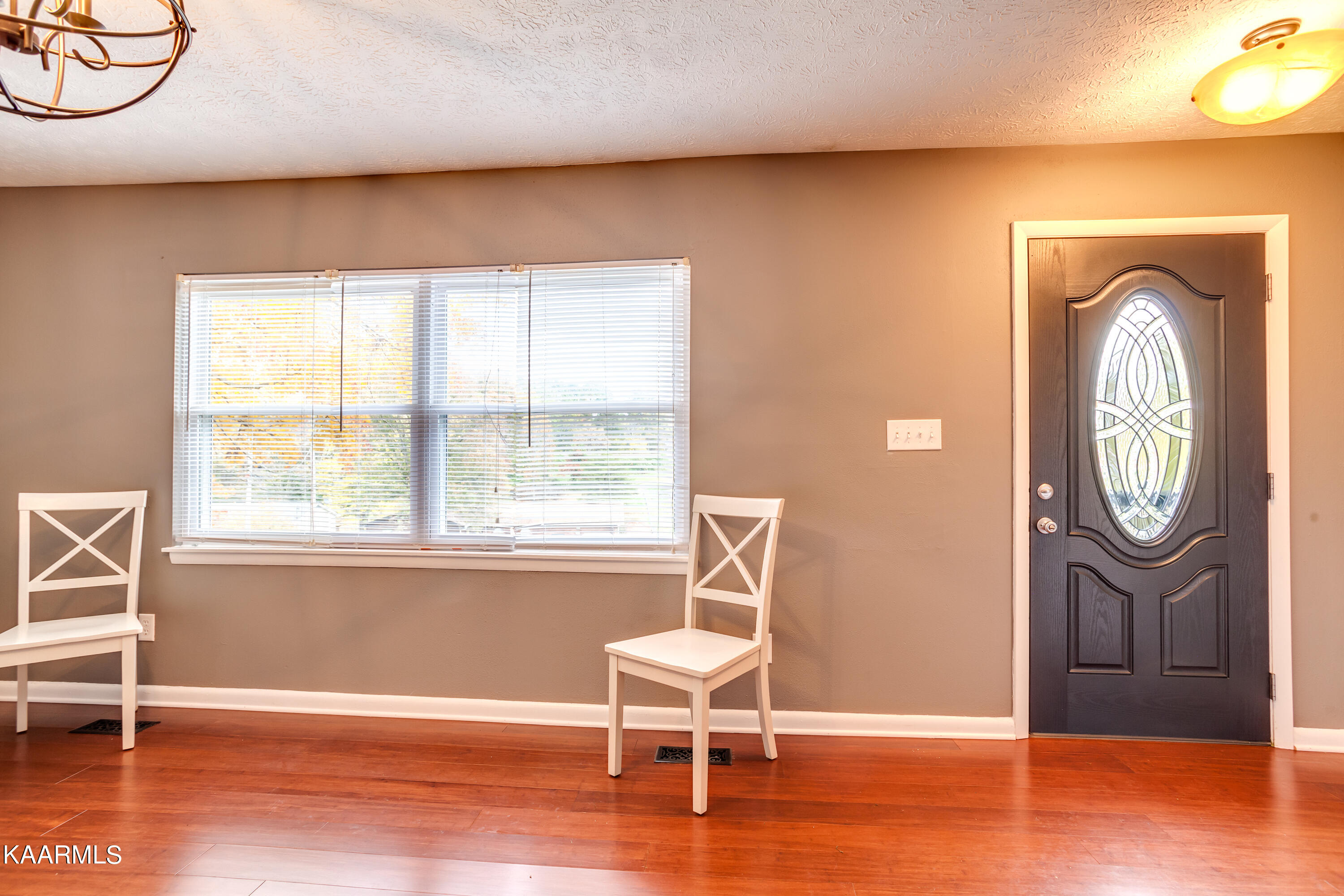 2640 Chukar Road, Unit 8 Knoxville, TN 37923 - Photo 6 of 24 Living Room