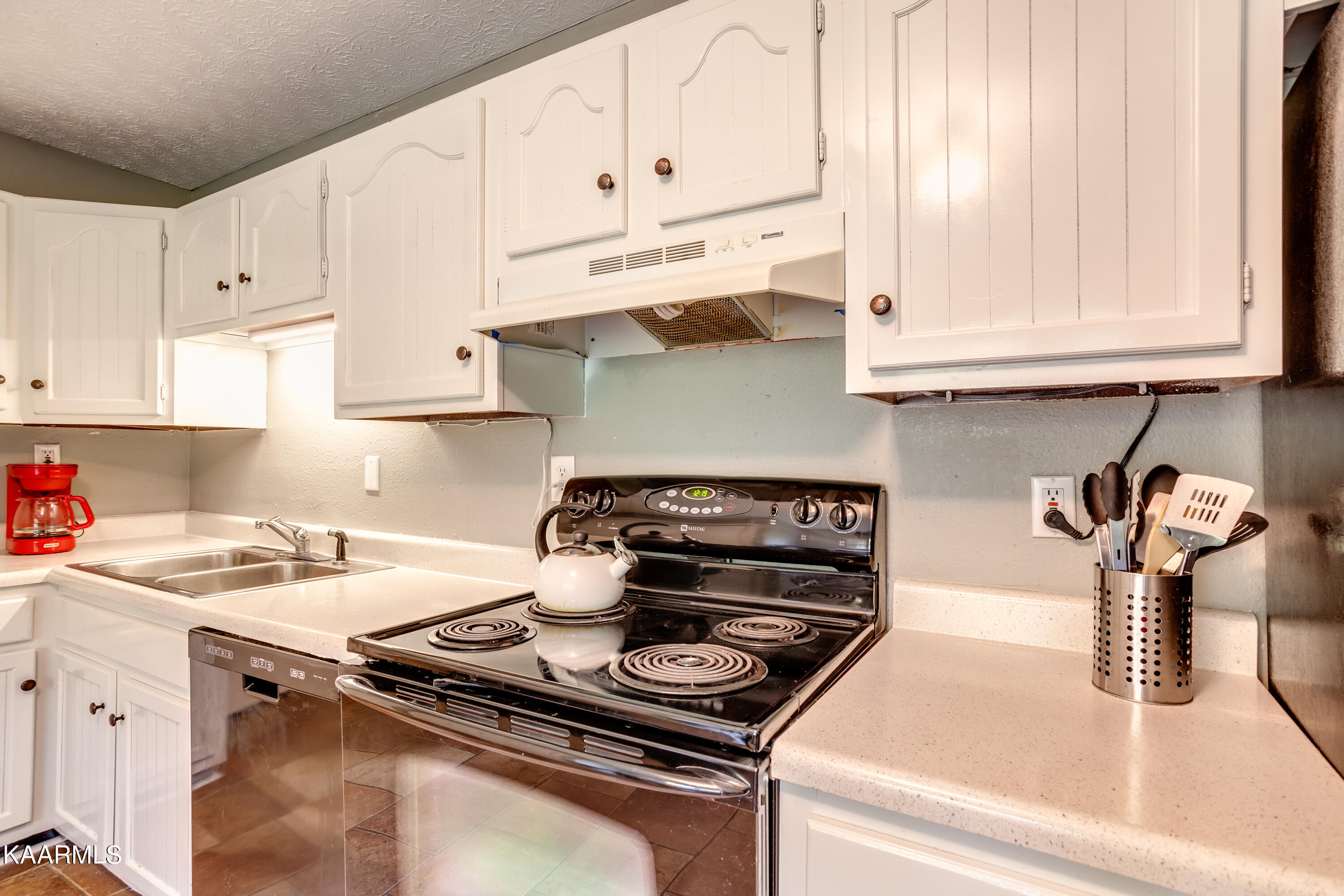 2640 Chukar Road, Unit 8 Knoxville, TN 37923 - Photo 9 of 24 Kitchen