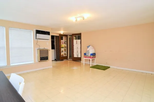 $2,500 | 1961 Dryden Road, Houston, TX 77030