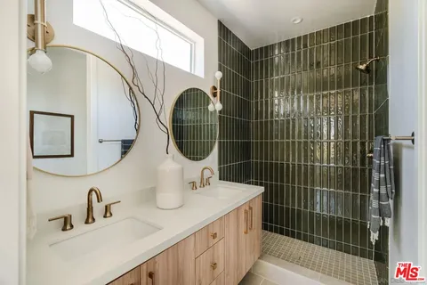 $1,282,985 | 3862 Emery Way, Los Angeles, CA 90065