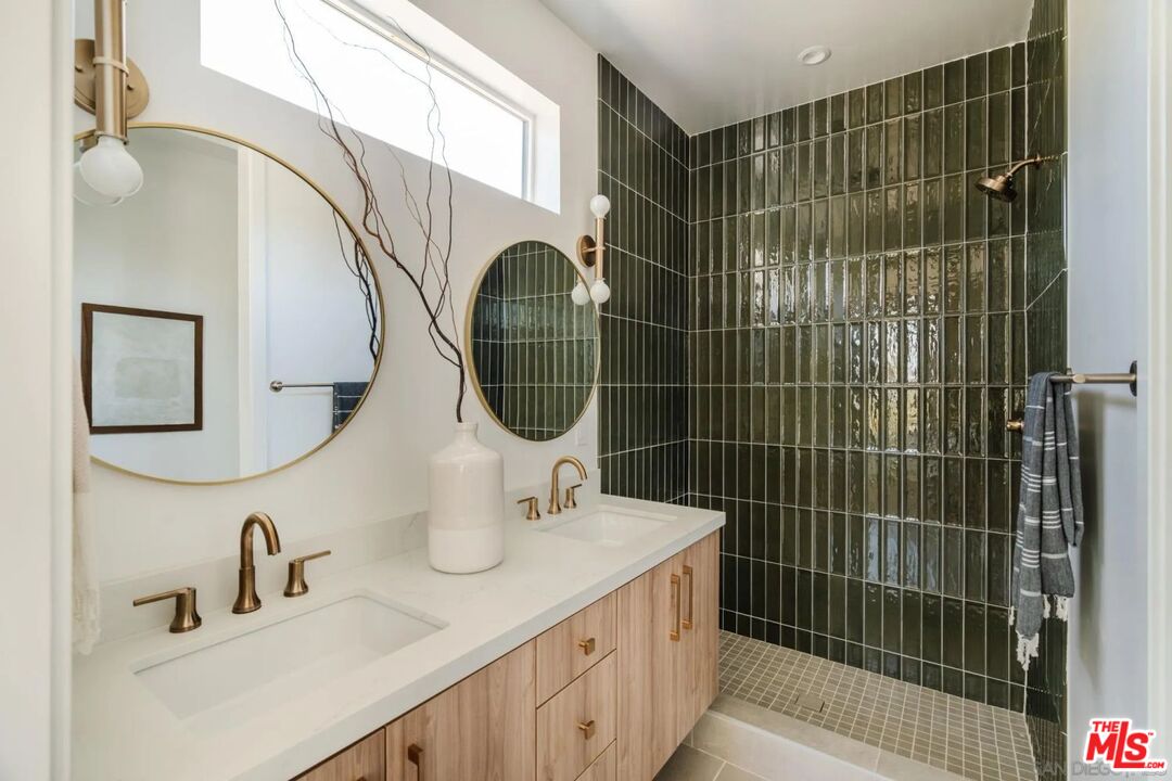 3852 Emery Way Los Angeles, CA 90065 - Photo 16 of 19