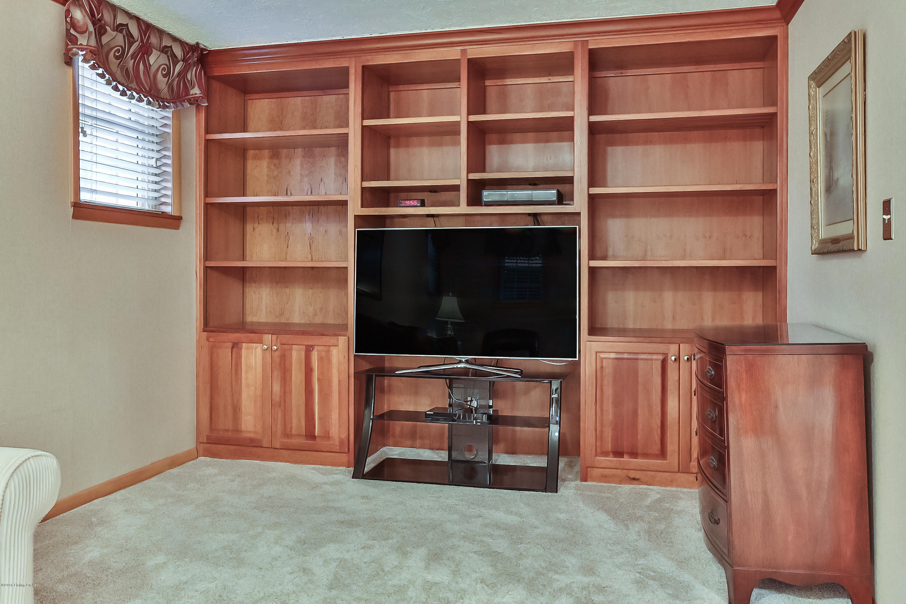 4428 Aiken Road Simpsonville, KY 40067 - Photo 24 of 47 Custom Shelving