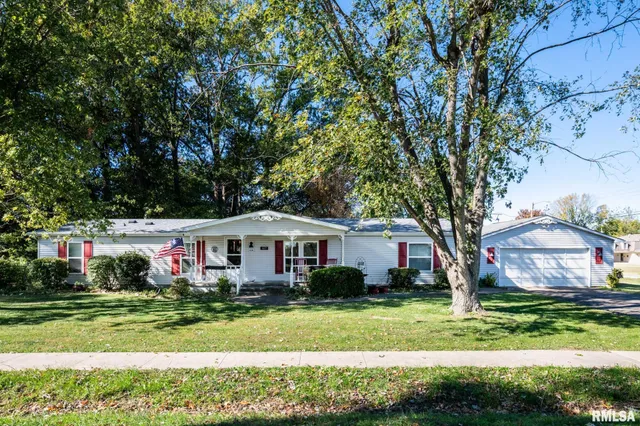 $179,000 | 107 George Street, Hurst, IL 62949