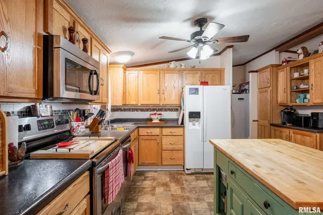 $179,000 | 107 George Street, Hurst, IL 62949