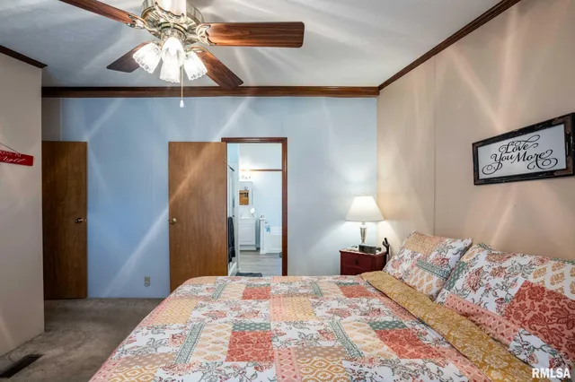 $179,000 | 107 George Street, Hurst, IL 62949