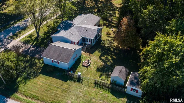 $179,000 | 107 George Street, Hurst, IL 62949