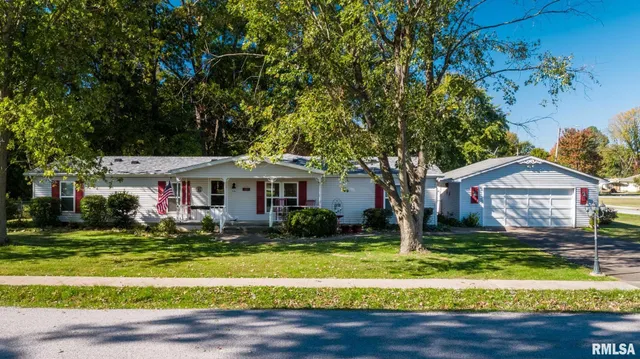 $179,000 | 107 George Street, Hurst, IL 62949