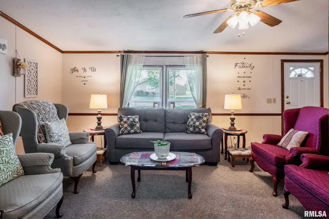 $179,000 | 107 George Street, Hurst, IL 62949